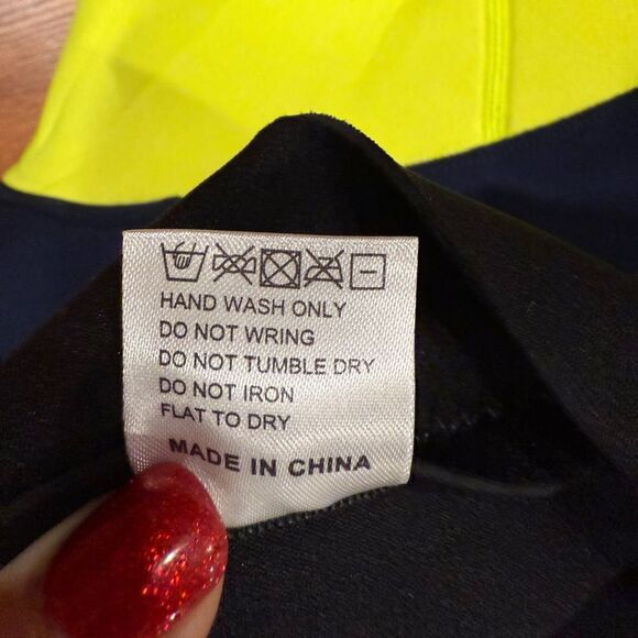 Goldfin Kids Wetsuit, 3mm Neoprene Back Zip NWOT Size 16 - Picture 6 of 6